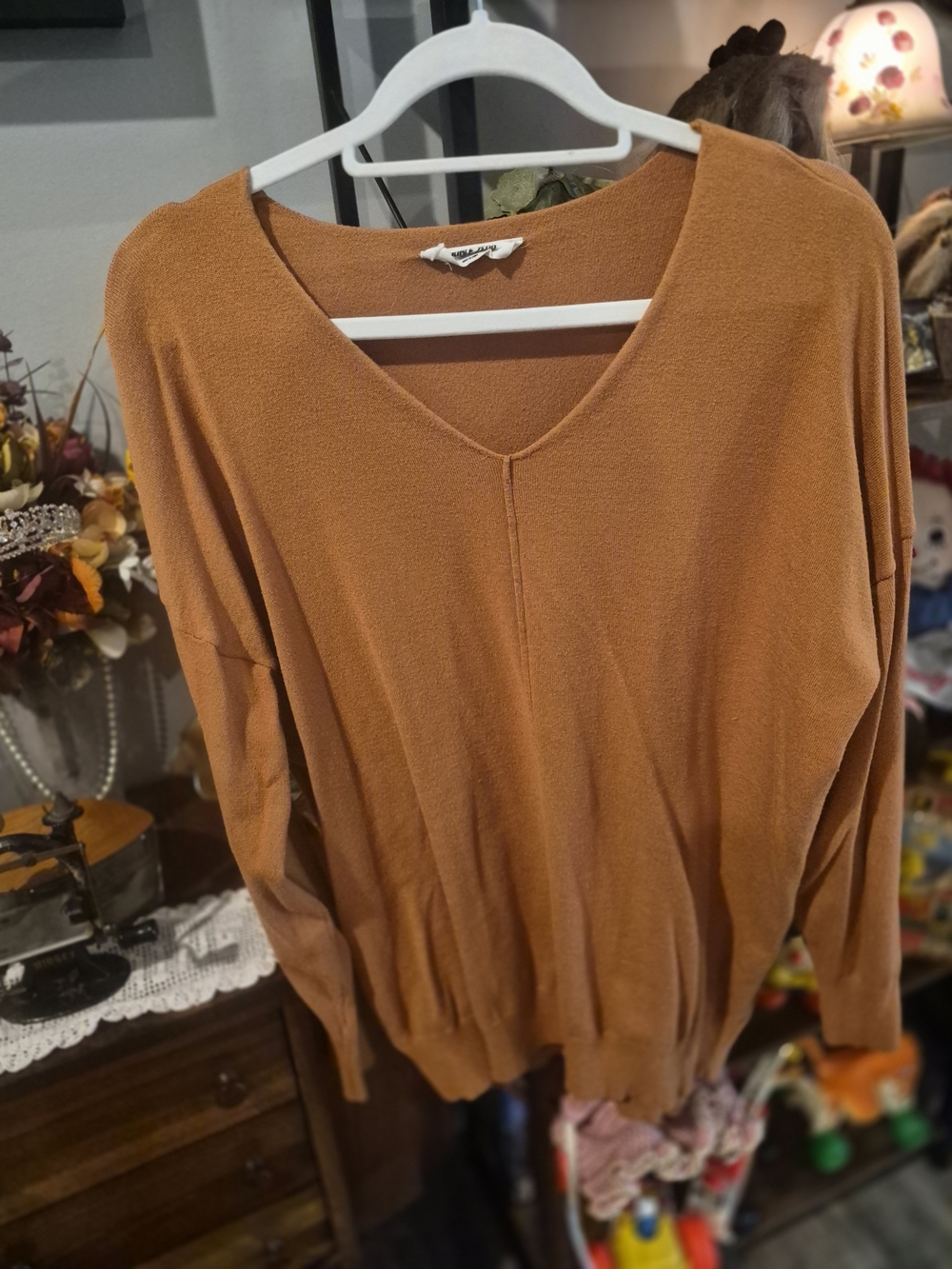 Women's V-Neck Lightweight Pullover Sweater - Rust